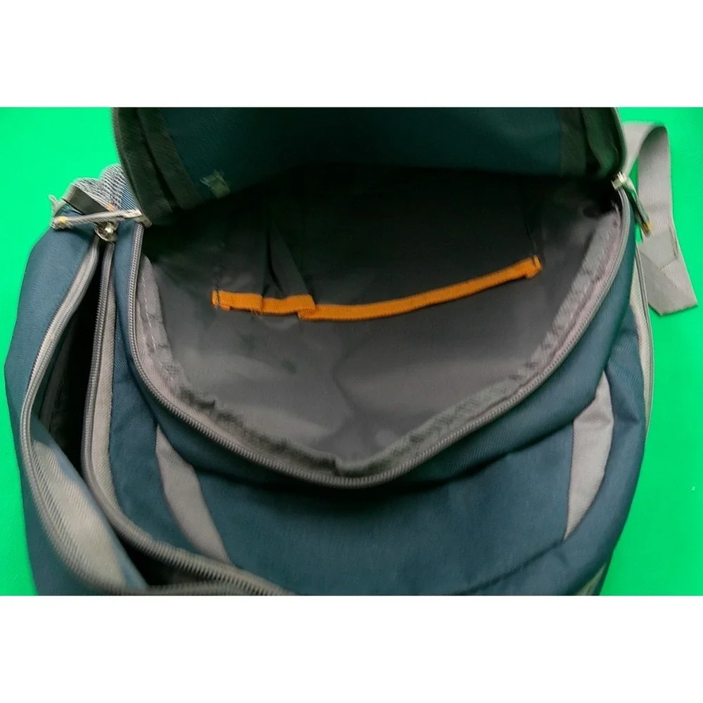 Embark Green Black Hiking Backpack Polyester Padded Mesh Side Pockets 17x13